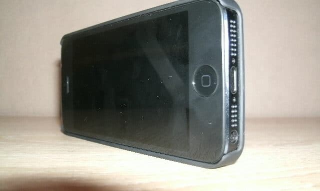GEDC0272 [TEST] Coque iPhone Carbone – Une coque pour iPhone 5 légère et élégante ! Apple