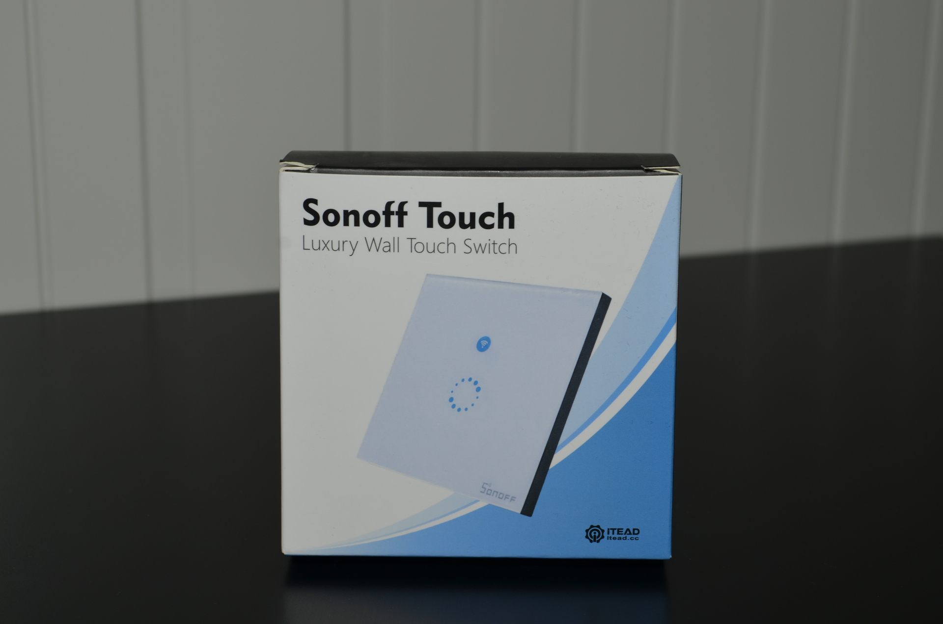 Sonoff DSC 1573 TEST – Itead Sonoff Touch : Un interrupteur WiFi pour contrôler sa maison ampoule