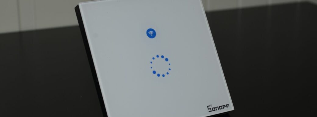 Sonoff DSC 1574 scaled TEST – Itead Sonoff Touch : Un interrupteur WiFi pour contrôler sa maison ampoule
