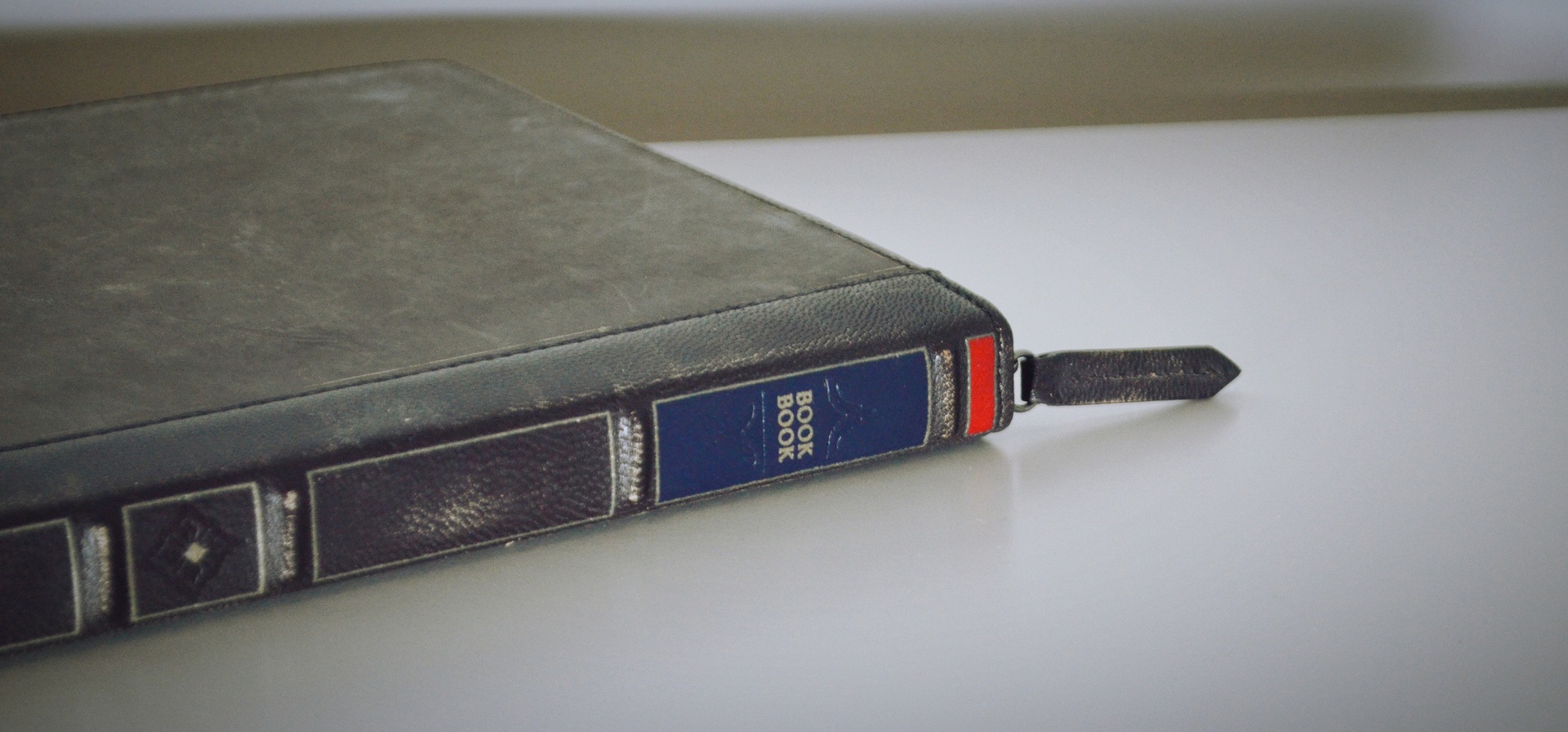 Bookbook DSC 1883 Test – Twelve South Bookbook Vol.2 : Une protection vintage pour Macbook Apple