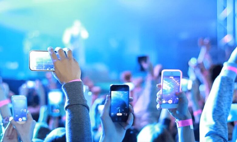 interdire les smartphones arte concert nous fait ranger nos smartphones une Sondage – Une nouvelle loi pour interdire les smartphones pendant un concert ? actu