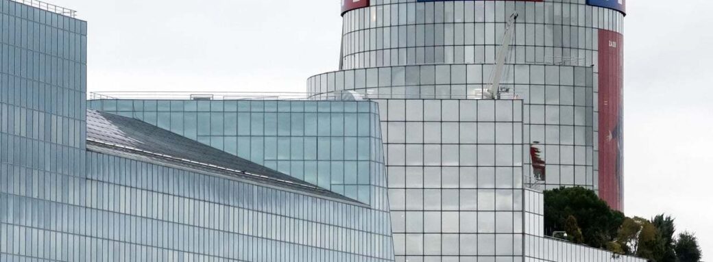 TF1 10736000 La bataille TF1 contre Canal a t-elle enfin un vainqueur ? Bataille
