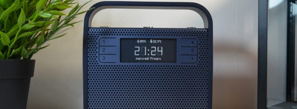Invoxia Triby DSC 2287 scaled Test – Invoxia Triby : Un panneau de contrôle HomeKit sous forme d’enceinte connecté