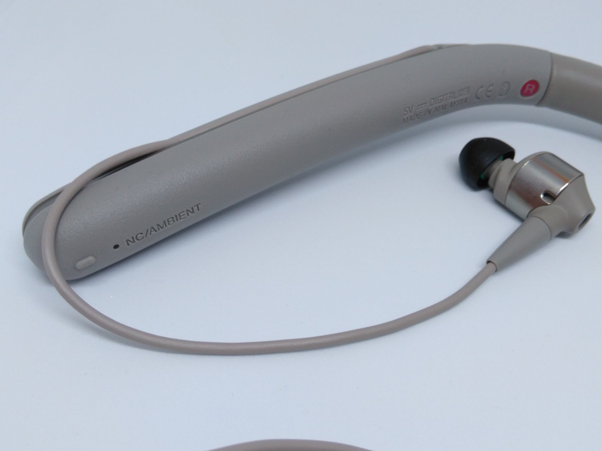 WI-1000X Sony WI 1000X Le microphone Test – Sony WI-1000X : Un casque de choix pour nomade averti Bluetooth