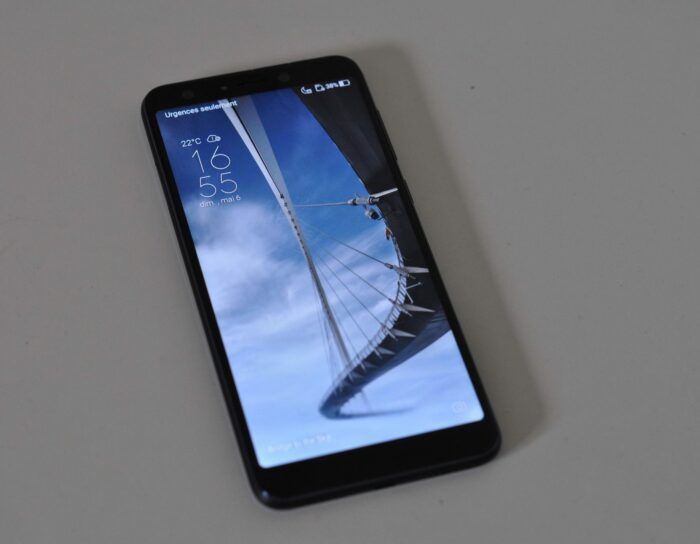 asus DSC 1096 e1525618994305 700x544 Test – Asus Zenfone 5 Lite : Un smartphone à la « mode » 5