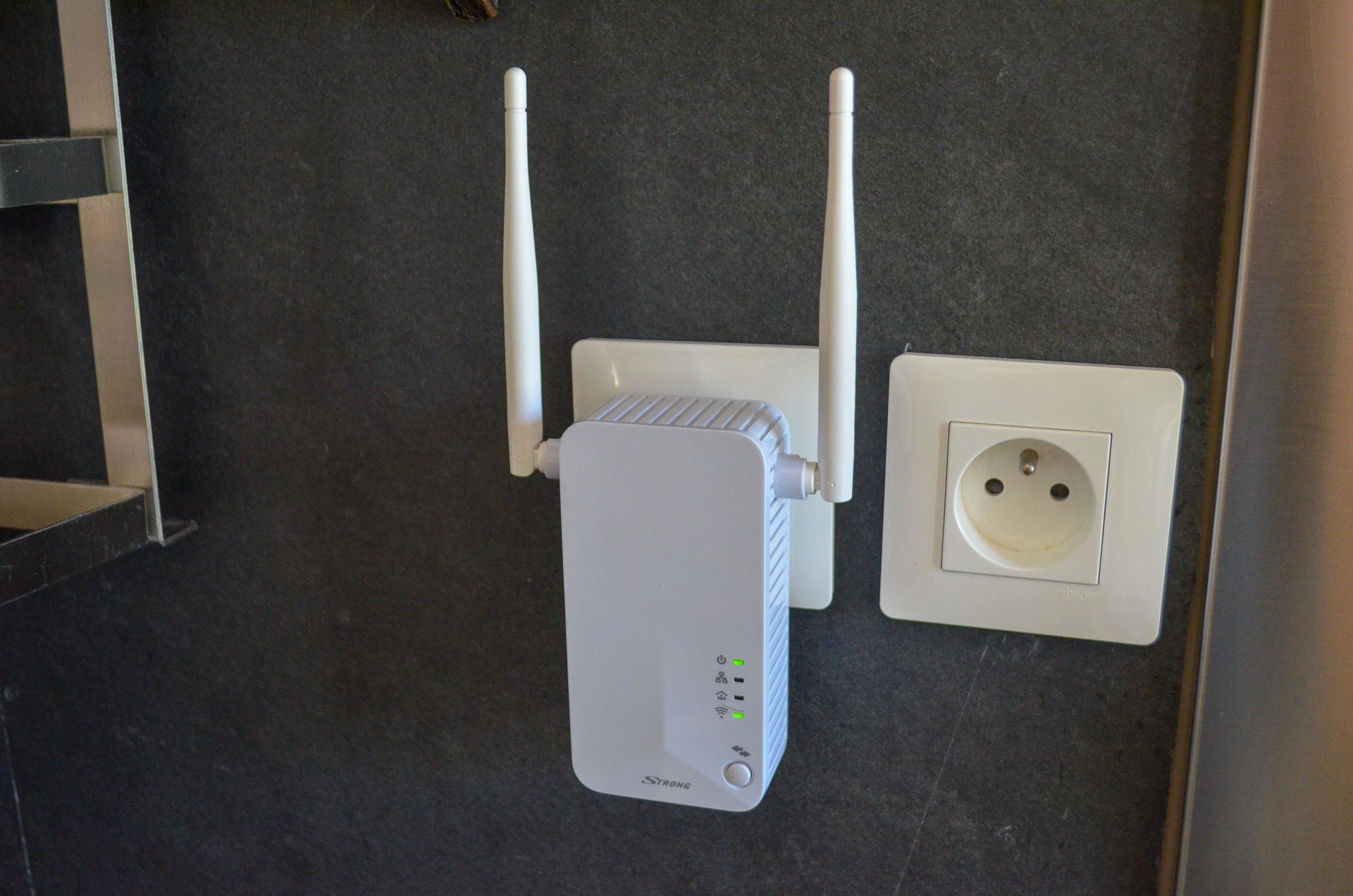 STRONG DSC 0582 Test – STRONG CPL Wi-Fi 500 : Rien de plus simple pour avoir Internet dans la maison CPL