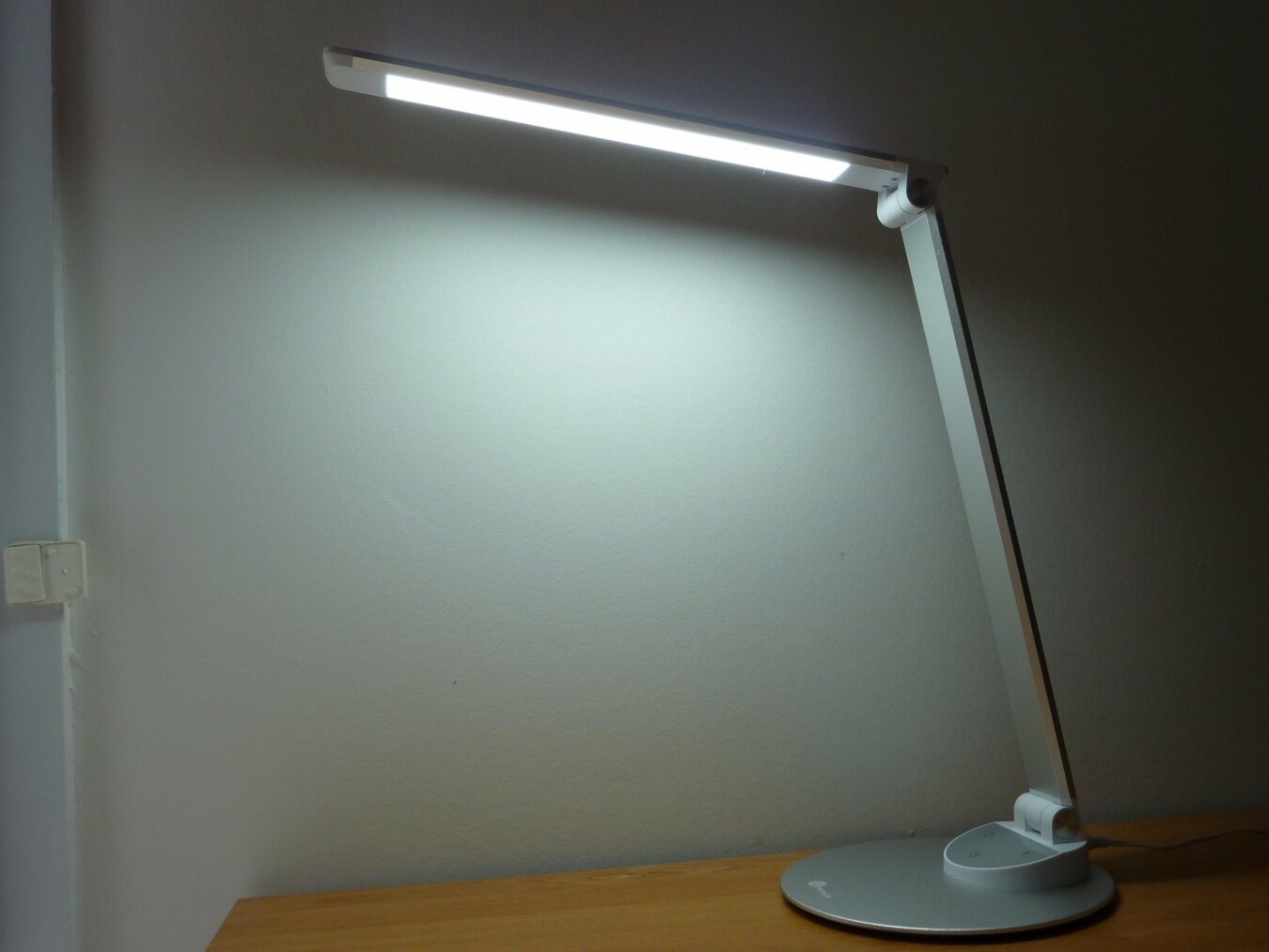 Lampe P1040656 scaled Test – TaoTronics TT-DL19 : Une lampe design à un prix imbattable lampe