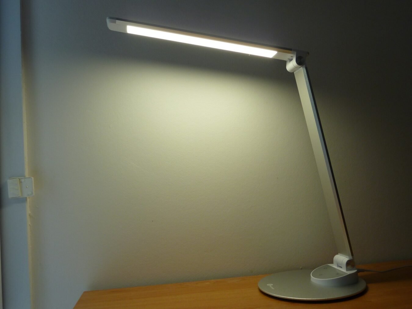 Lampe P1040661 scaled Test – TaoTronics TT-DL19 : Une lampe design à un prix imbattable lampe