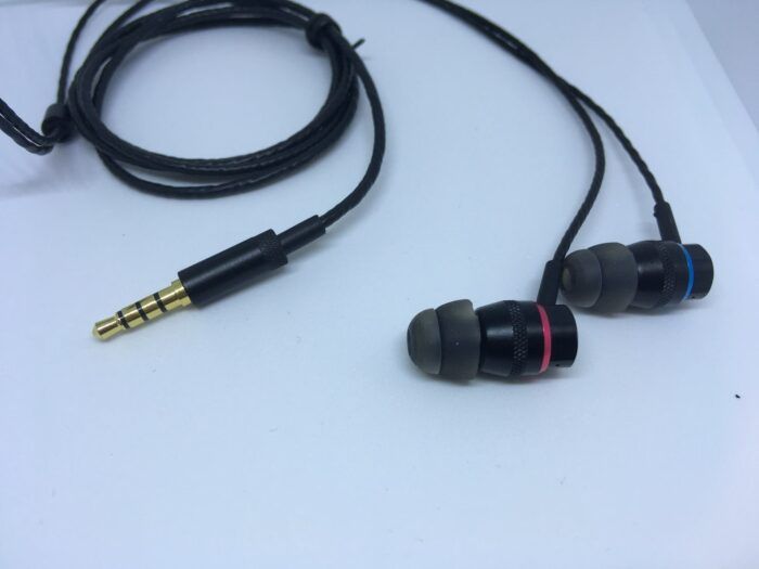 Erdre D202 IMG 0466 700x525 Test – Ecouteurs intra-auriculaires Erdre audio D202 : le top de la French Tech audio