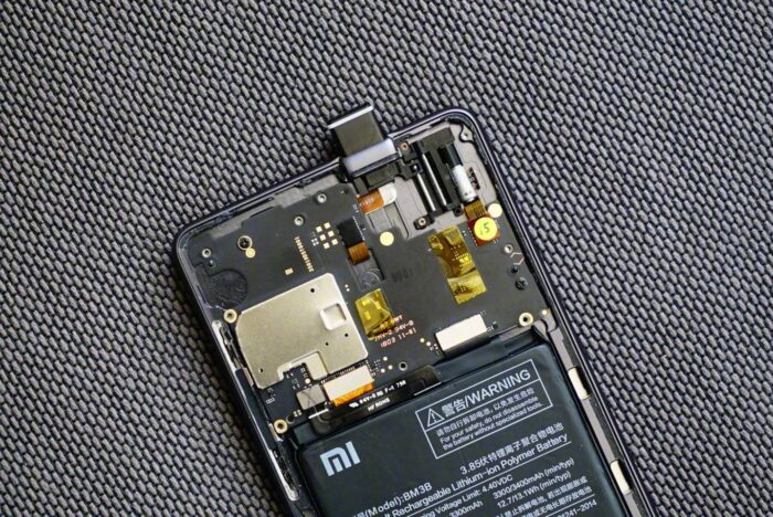 Mi Mix 3 59u6uax1t1qa4je0rti9130as 700x468 Xiaomi Mi Mix 3 : Il arrive, découvrez le Mi Mix 3