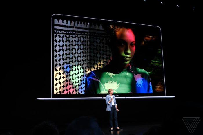 design macbook 700x465 DIRECT: Apple nous présente ses nouveaux produits Apple