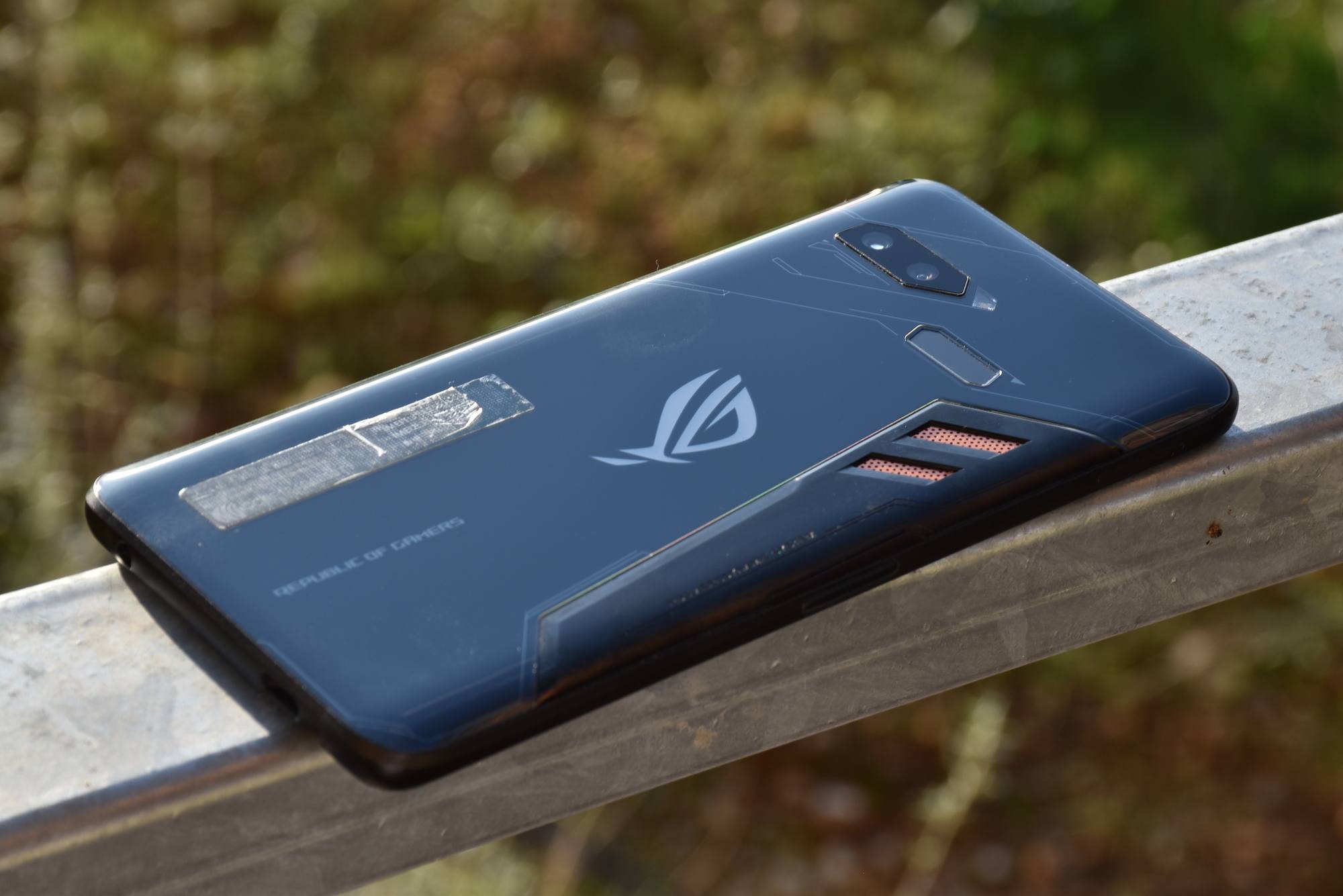 ROG Phone DSC 0044 Test – ROG Phone : Le concurrent officiel du Razer Phone fait forte impression gaming