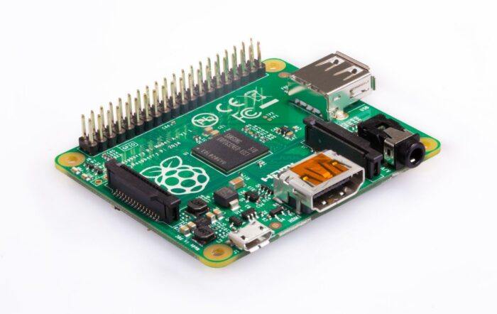 Raspberry Raspberry Pi Model A 1 1711x1080 700x442 ZEvent, Black Friday, une disparition et un nouveau Raspberry Pi – Une semaine de #TechCoffee PUBG