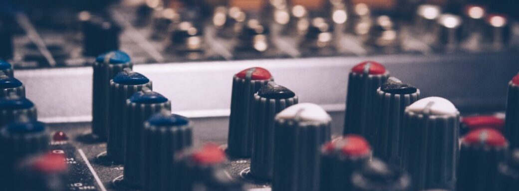 Audials One pexels photo 744318 scaled Test – Audials One 2019 : Enregistrez vos séries Netflix et musiques Spotify légalement ! AUDIALS