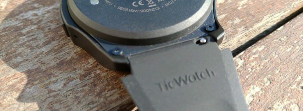 Ticwatch S2 P 20190212 120430 scaled Test – Ticwatch S2 : Une montre polyvalente taillée pour le sport mobvoi