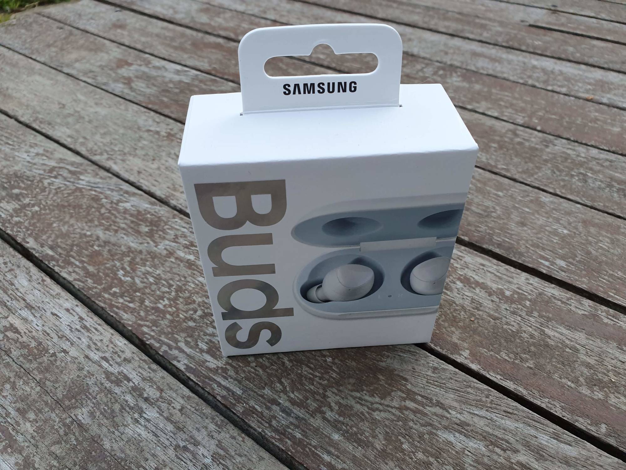 Buds 20190326 184615 Test – Samsung Galaxy Buds : Des écouteurs confortables en difficulté sur l’audio écouteurs sans fil