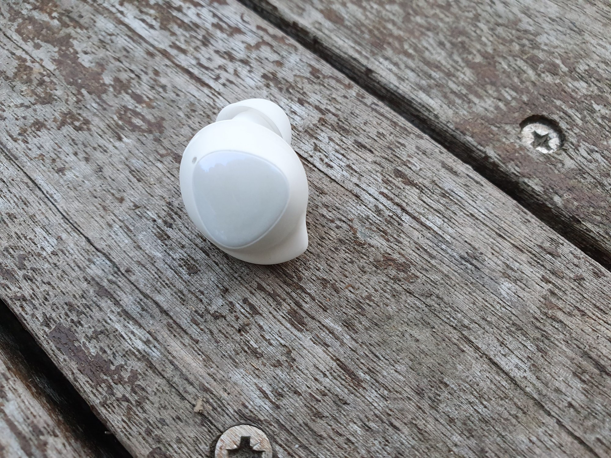 20190326 184722 - Test – Samsung Galaxy Buds : Des écouteurs confortables en difficulté sur l’audio - Le Café du Geek - LCDG Buds 20190326 184722 Test – Samsung Galaxy Buds : Des écouteurs confortables en difficulté sur l’audio écouteurs sans fil