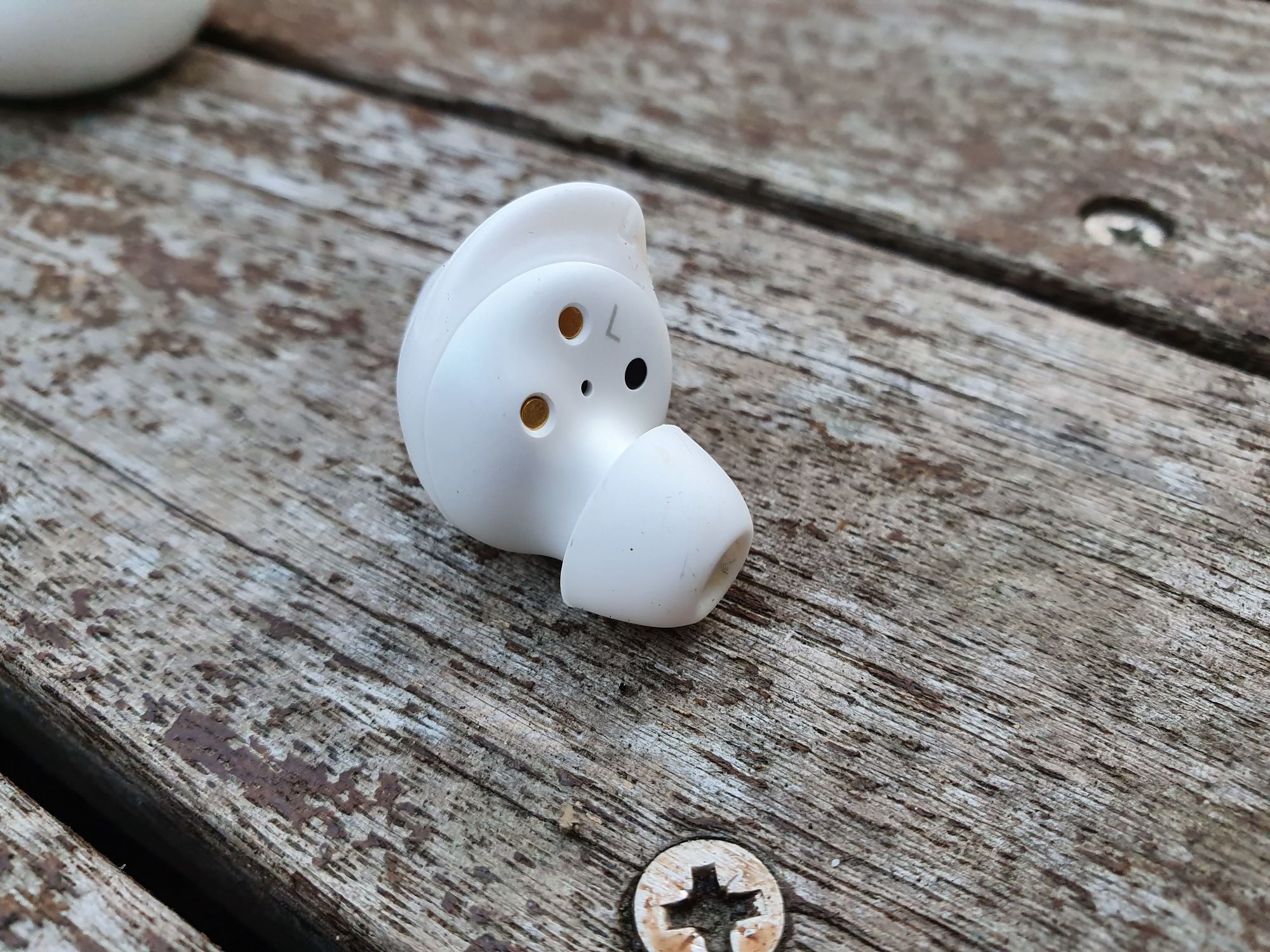 20190326 184734 - Test – Samsung Galaxy Buds : Des écouteurs confortables en difficulté sur l’audio - Le Café du Geek - LCDG Buds 20190326 184734 Test – Samsung Galaxy Buds : Des écouteurs confortables en difficulté sur l’audio écouteurs sans fil