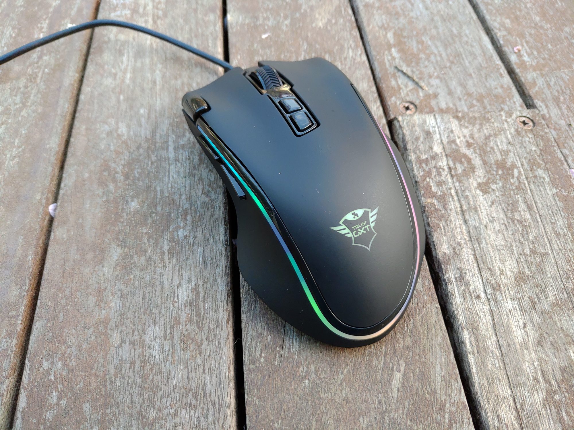 P 20190310 174356 - Test – Souris Trust Laban GXT188 : une souris performante au design commun - Le Café du Geek - LCDG Trust P 20190310 174356 Test – Souris Trust Laban GXT188 : une souris performante au design commun gaming