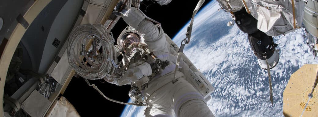 Nasa nasa 2 1 Nasa : Impossible de sortir de la station spatiale à cause de combinaisons astronaute