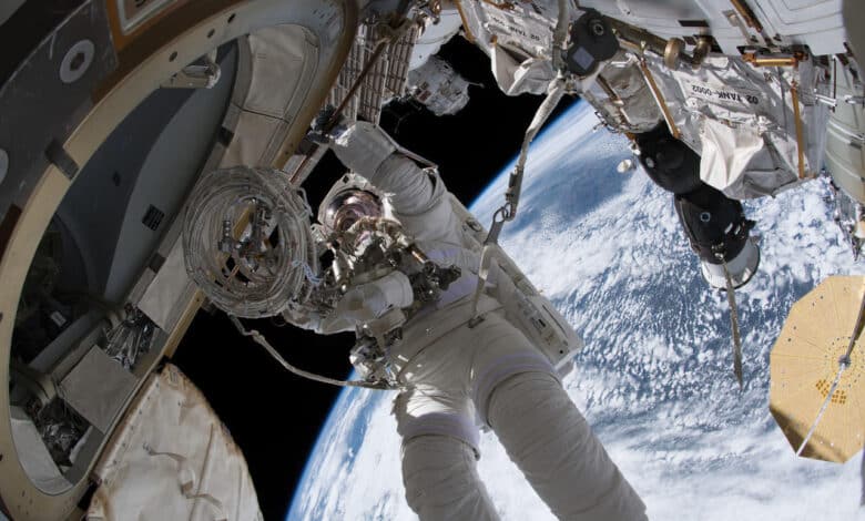 Nasa nasa 2 1 Nasa : Impossible de sortir de la station spatiale à cause de combinaisons astronaute