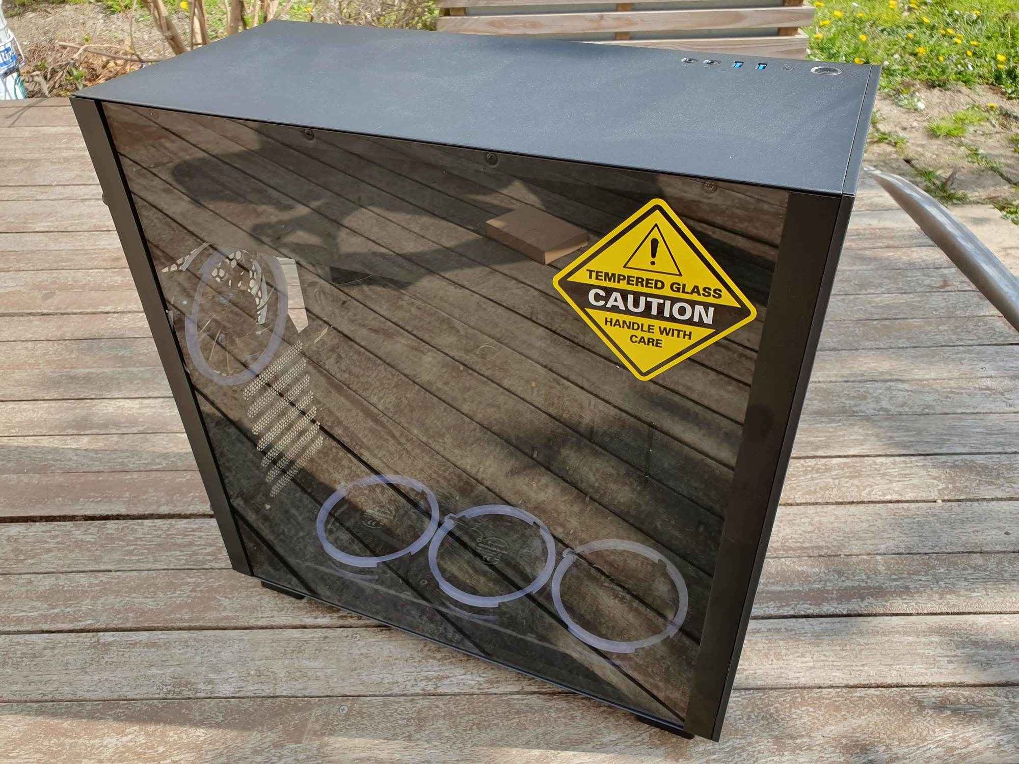20190324 105624 1 - Test – Boîtier Sharkoon PureSteel RGB : Un boîtier complet et design Test – Boîtier Sharkoon PureSteel RGB : Un boîtier complet et design Boîtiers PC
