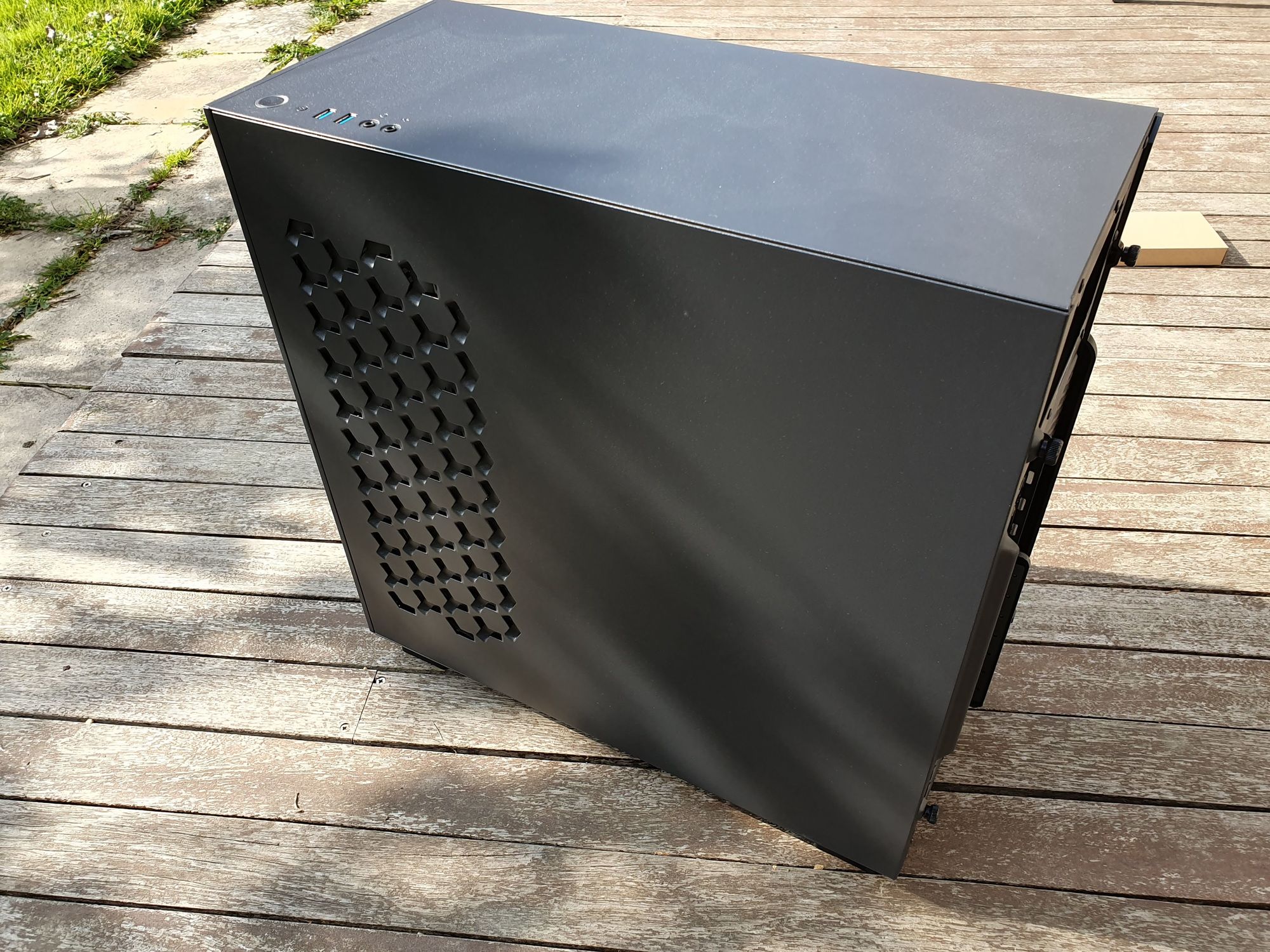 20190324 105702 - Test – Boîtier Sharkoon PureSteel RGB : Un boîtier complet et design Test – Boîtier Sharkoon PureSteel RGB : Un boîtier complet et design Boîtiers PC