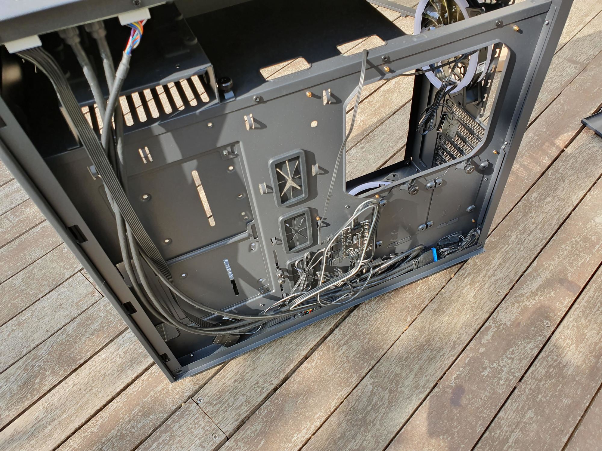 20190324 110040 - Test – Boîtier Sharkoon PureSteel RGB : Un boîtier complet et design Test – Boîtier Sharkoon PureSteel RGB : Un boîtier complet et design Boîtiers PC