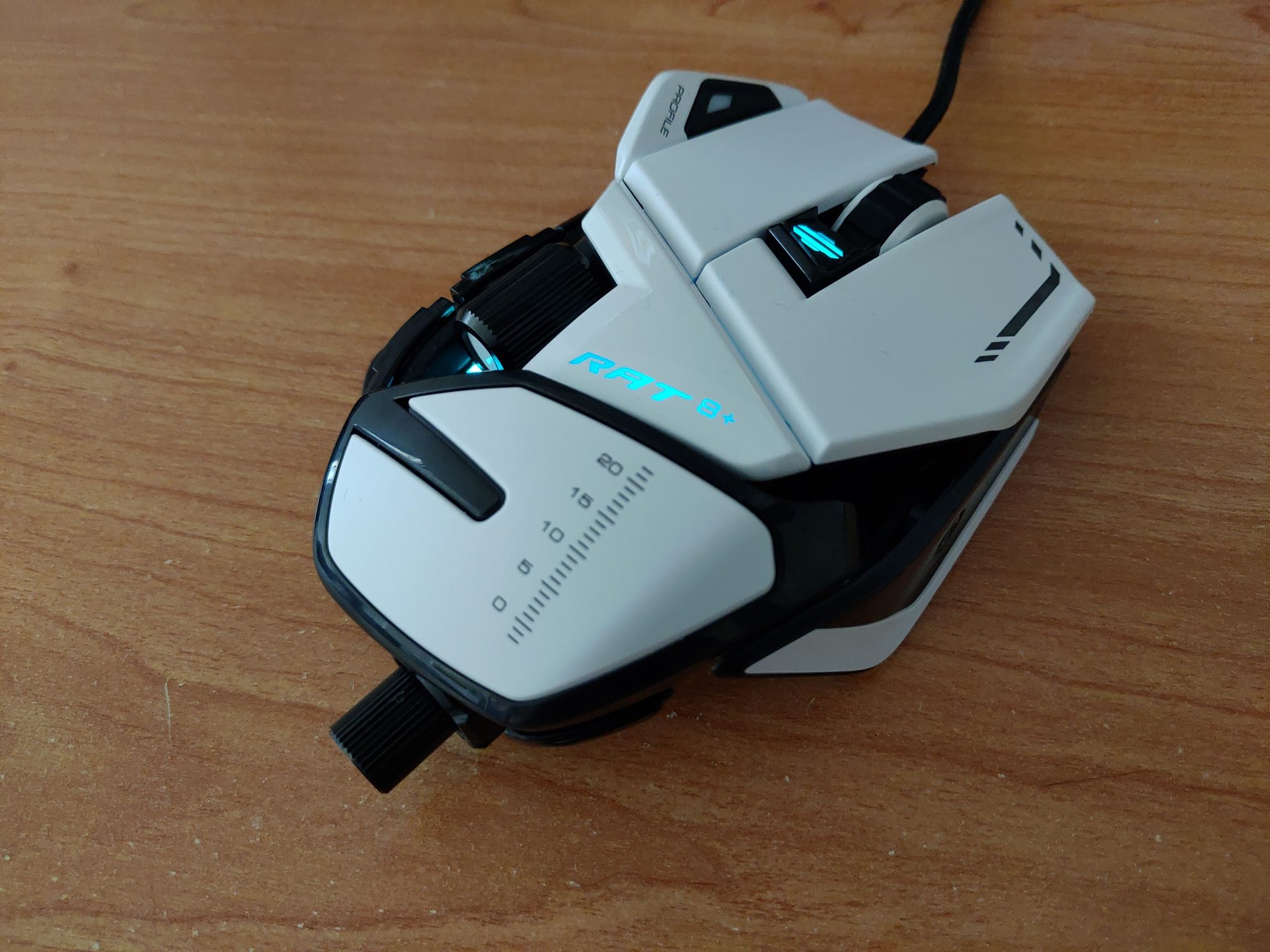 P 20190407 144041 - Test – Souris Madcatz R.A.T 8+ : Une souris complète et réussie Test – Souris Madcatz R.A.T 8+ : Une souris complète et réussie madcatz