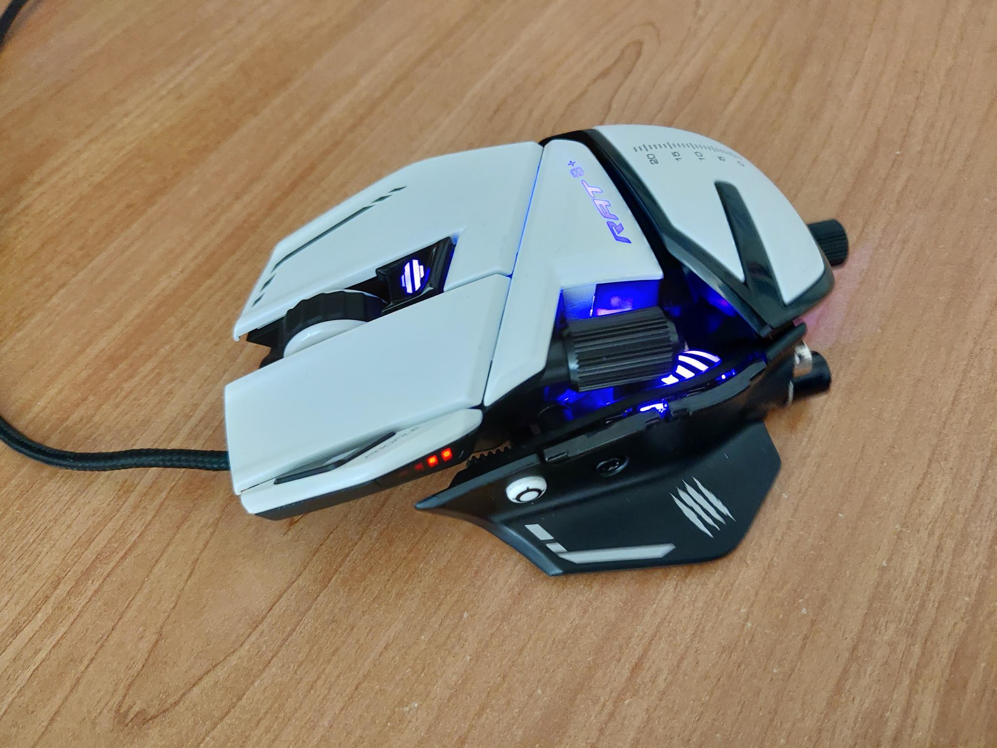 P 20190407 144152 - Test – Souris Madcatz R.A.T 8+ : Une souris complète et réussie Test – Souris Madcatz R.A.T 8+ : Une souris complète et réussie madcatz