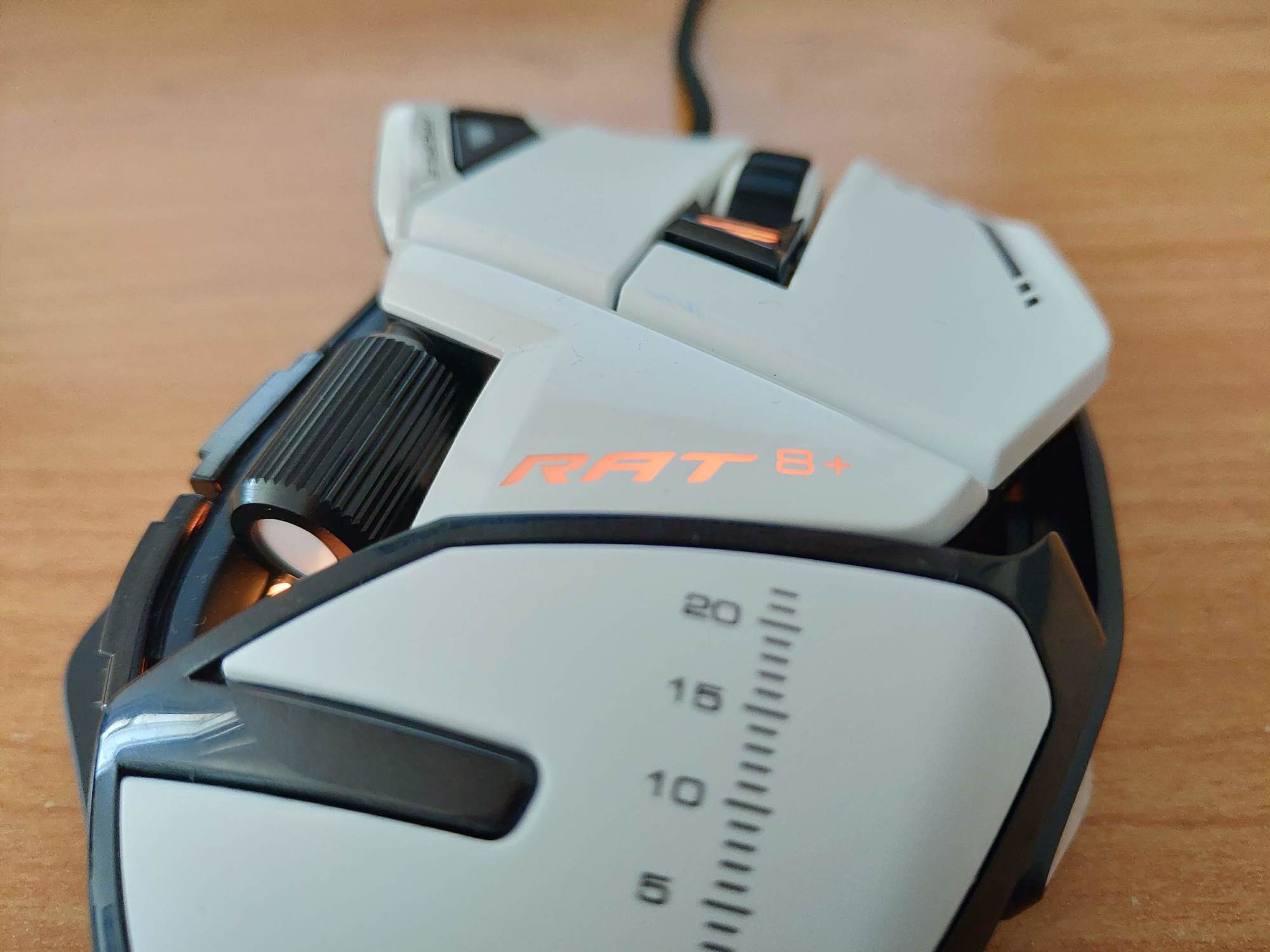 P 20190407 144622 - Test – Souris Madcatz R.A.T 8+ : Une souris complète et réussie Test – Souris Madcatz R.A.T 8+ : Une souris complète et réussie madcatz