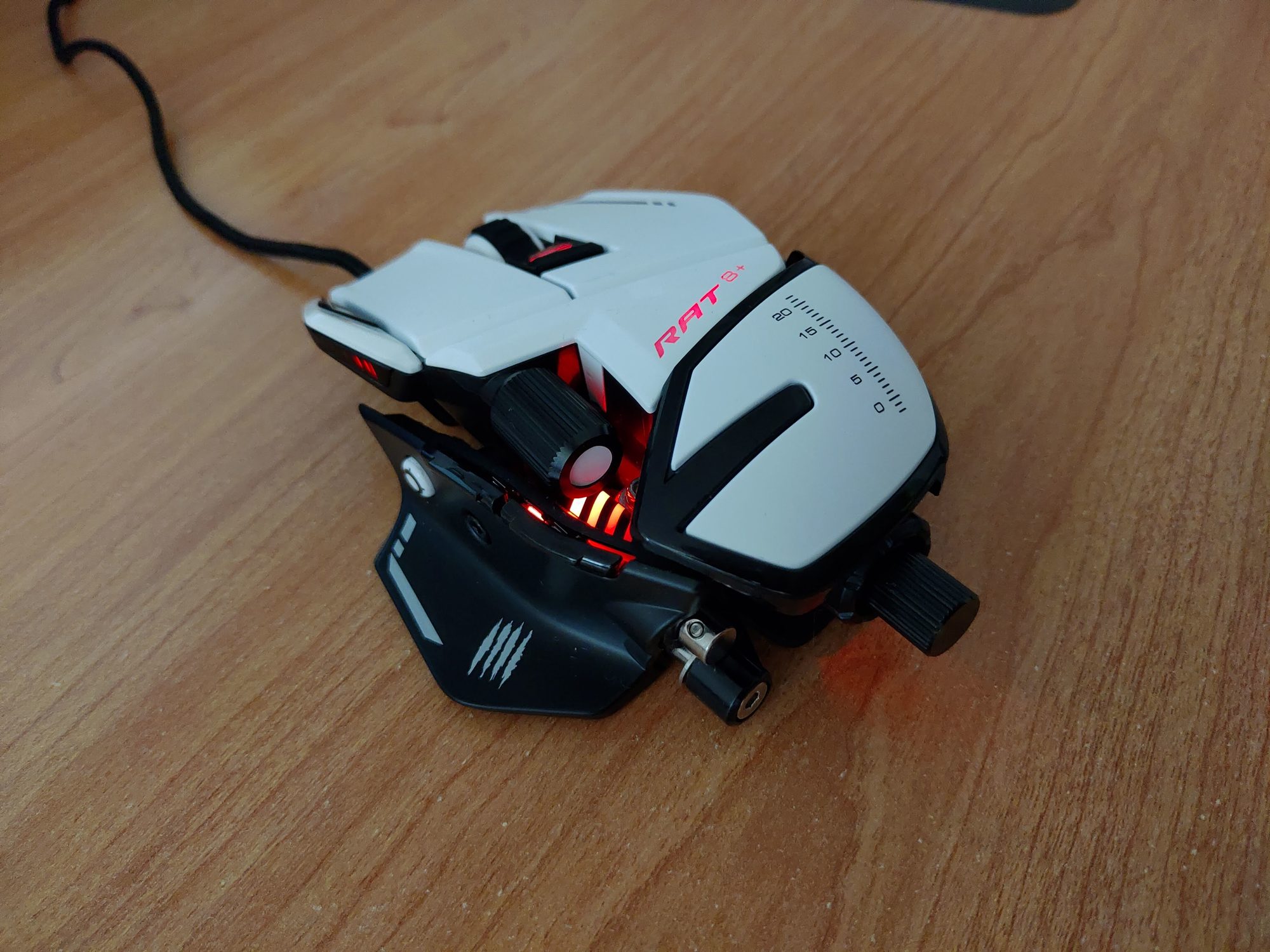 Test – Souris Madcatz R.A.T 8+ : Une souris complète et réussie madcatz