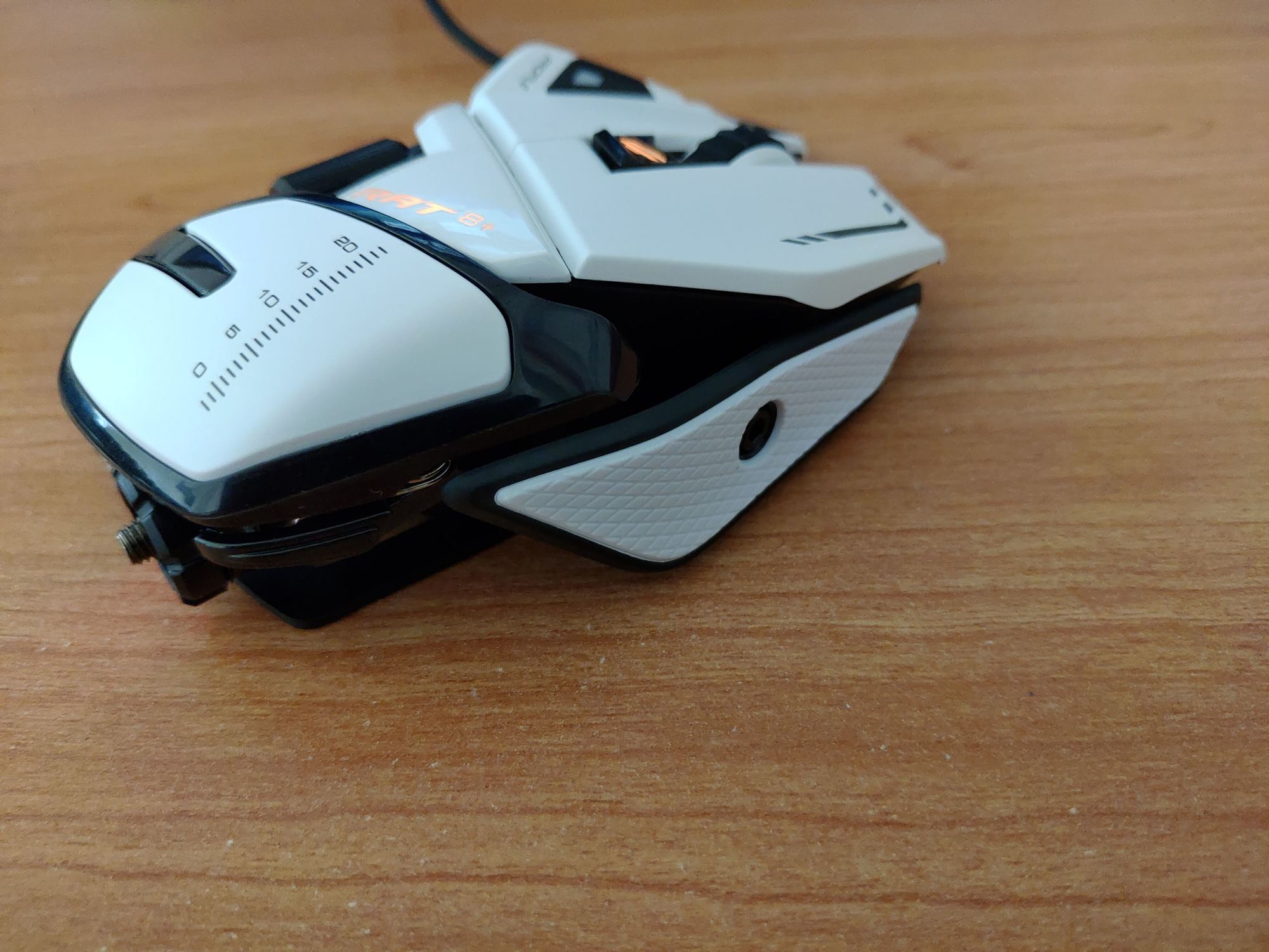 P 20190407 145102 - Test – Souris Madcatz R.A.T 8+ : Une souris complète et réussie Test – Souris Madcatz R.A.T 8+ : Une souris complète et réussie madcatz