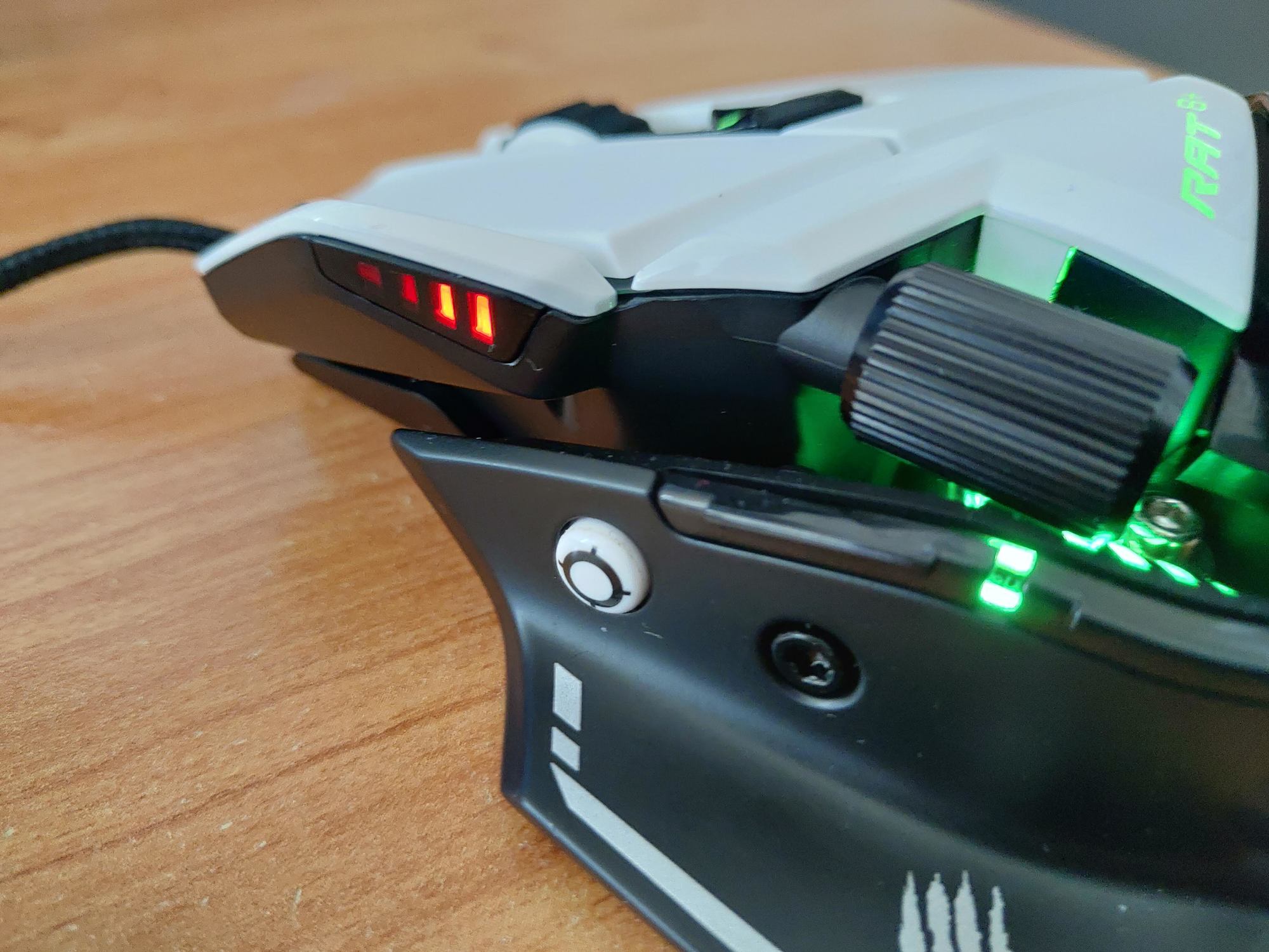 P 20190407 145501 - Test – Souris Madcatz R.A.T 8+ : Une souris complète et réussie Test – Souris Madcatz R.A.T 8+ : Une souris complète et réussie madcatz