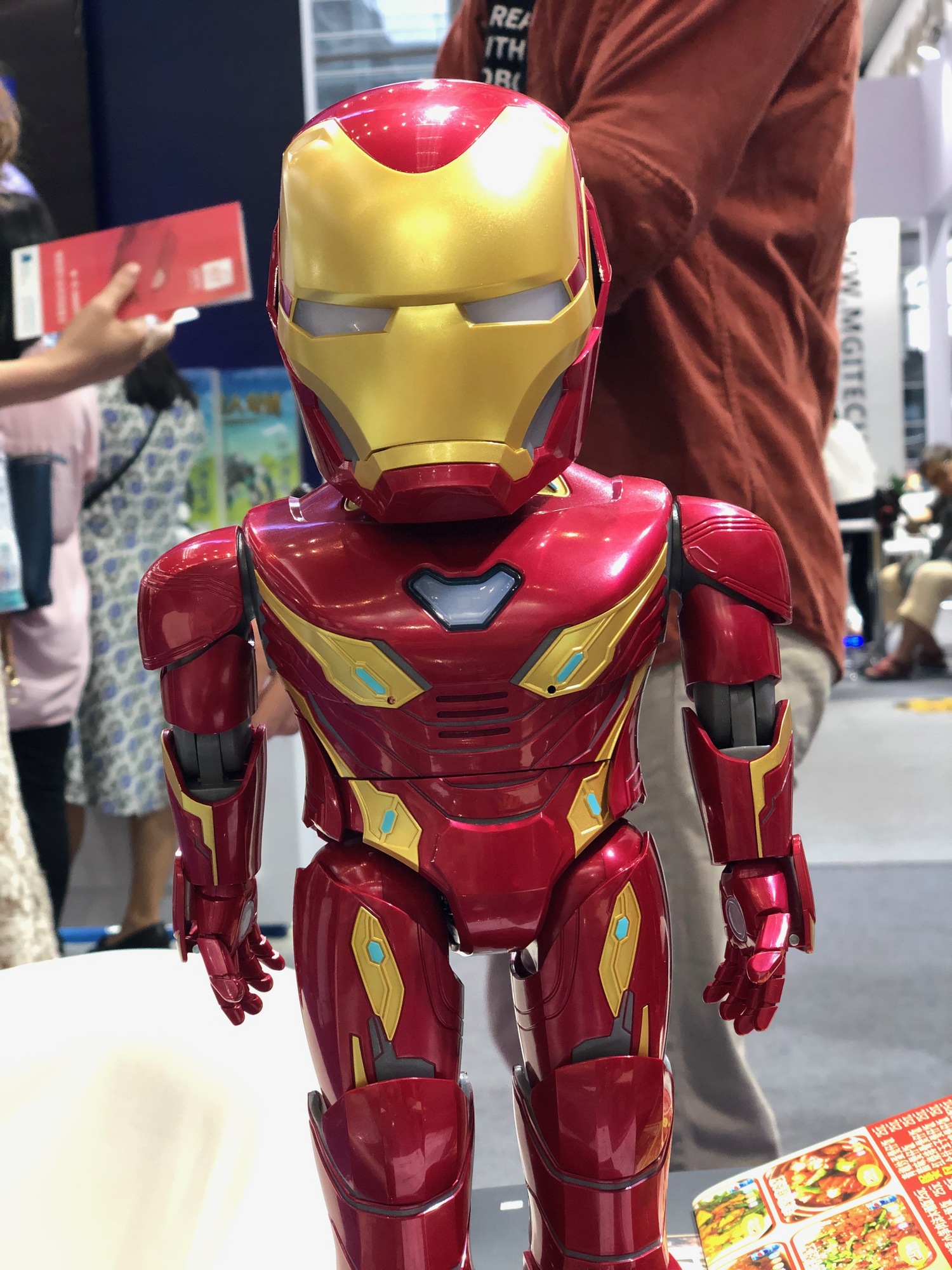 UBTECH x Marvel – Iron Man prend vie chez vous ! Avengers