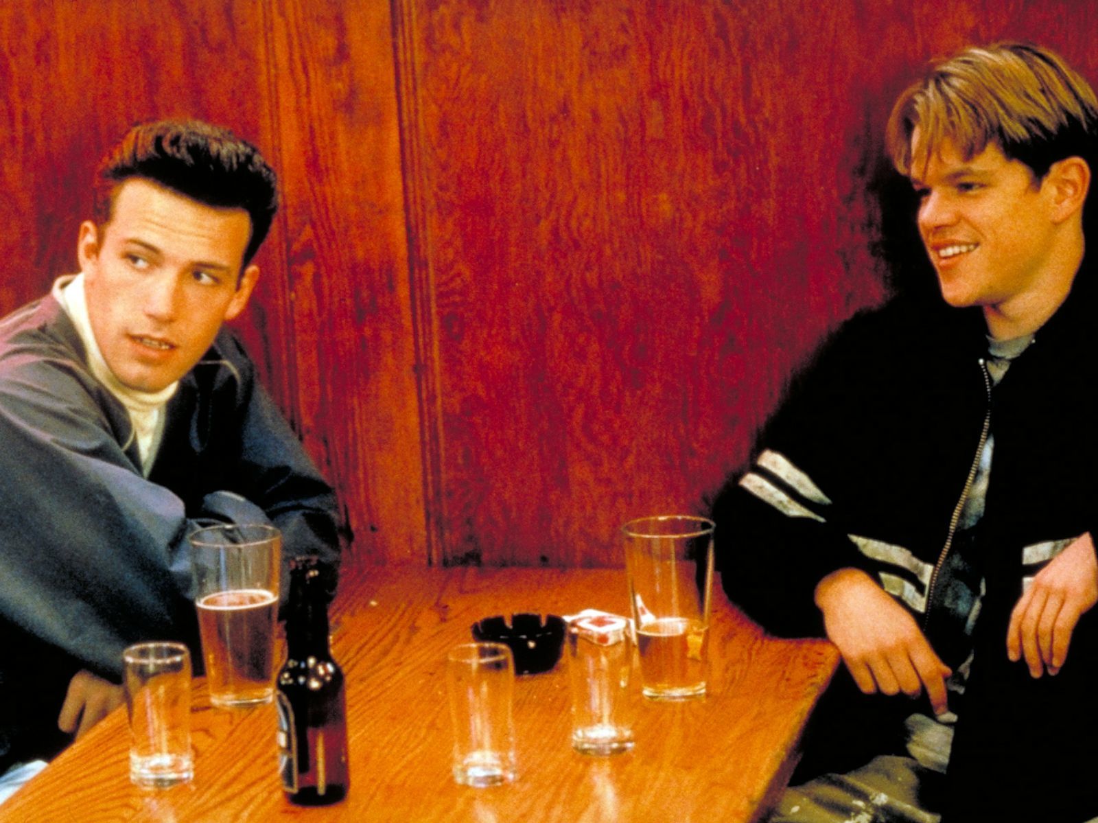 Ben Affleck (à gauche) et Matt Damon (à droite) sur le tournage de "Will Hunting".
