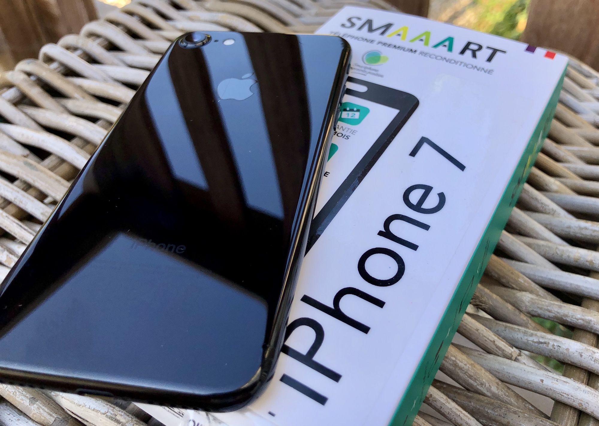 iPhone-7-Noir-de-Jais-SMAAART-Smartphone-reconditionne