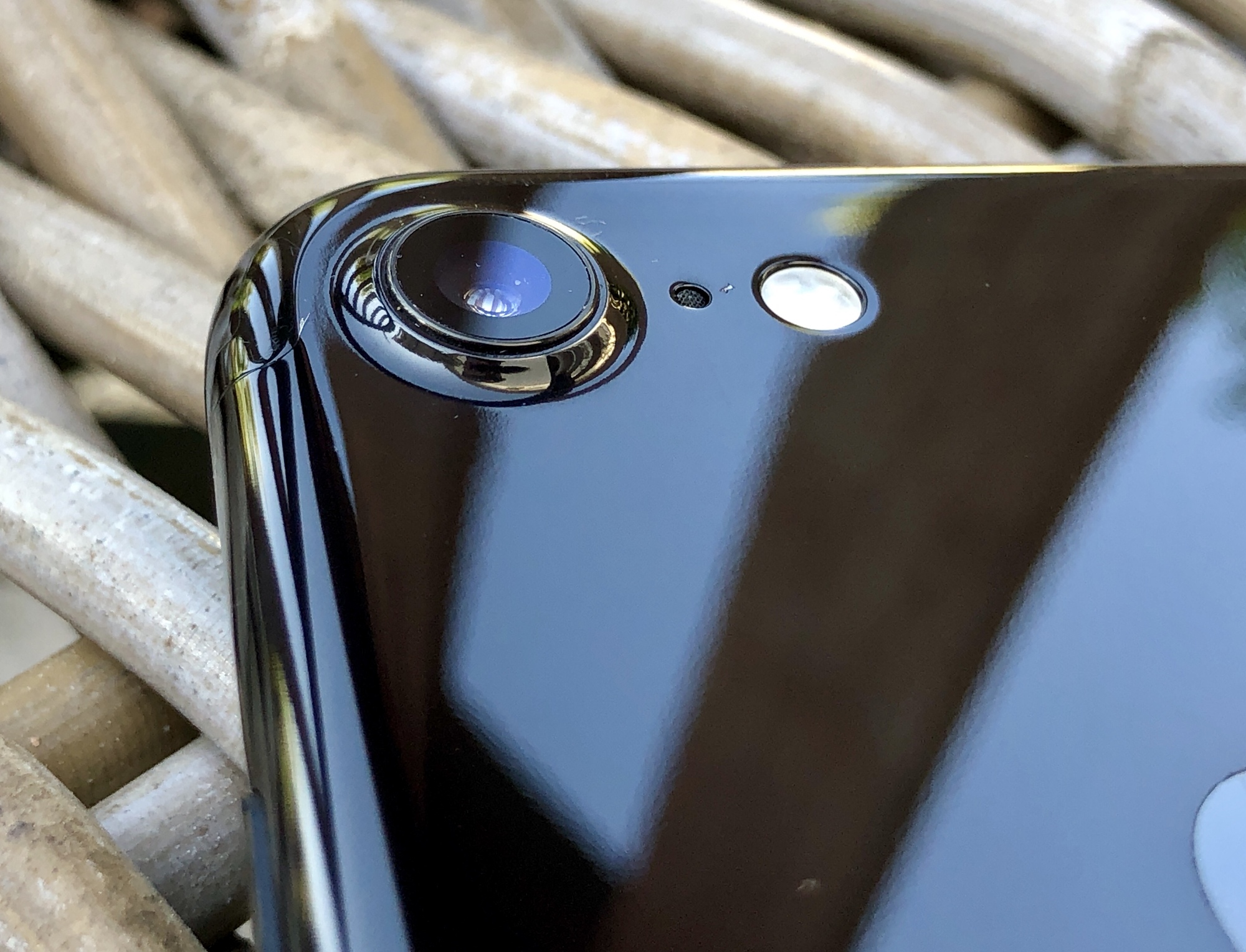 iPhone-7-Noir-de-Jais-SMAAART-Smartphone-reconditionne