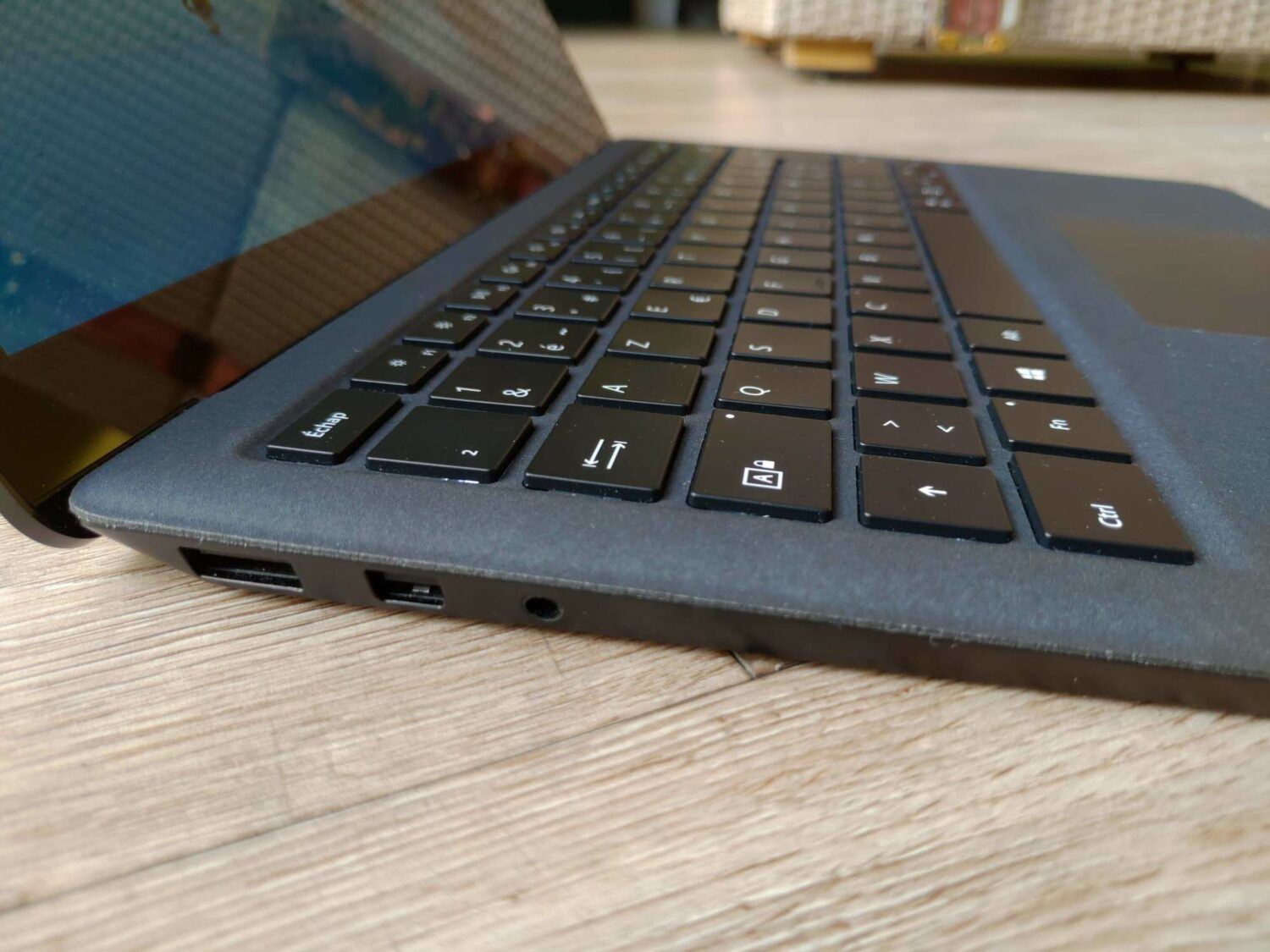 USB-C USB-A Microsoft Surface  Laptop 2