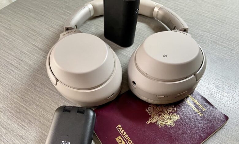 accessoire indispensable en avion casque écouteurs et transmetteur Bluetooth RHA