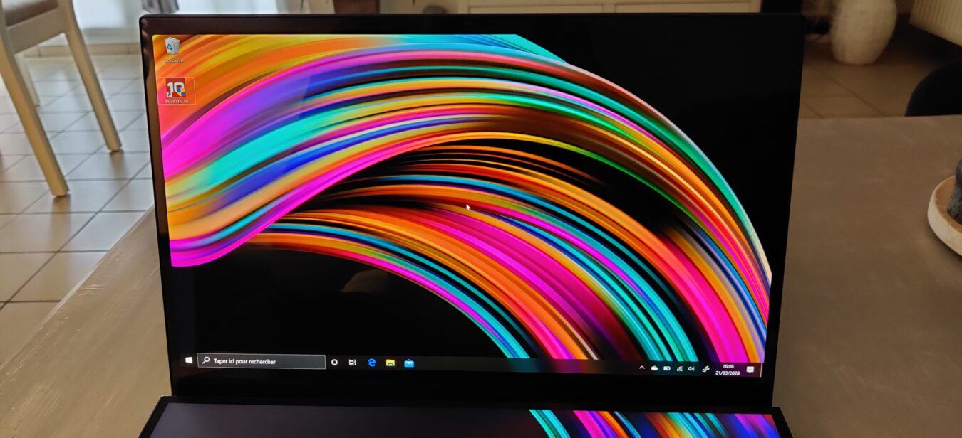 ASUS-ZenBook-Pro-Duo-vue-écran