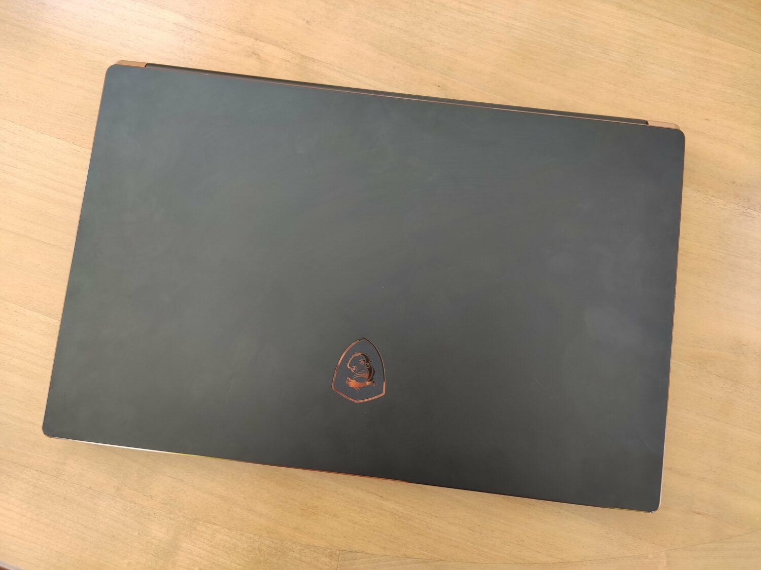 Dos MSI GS75 Stealth