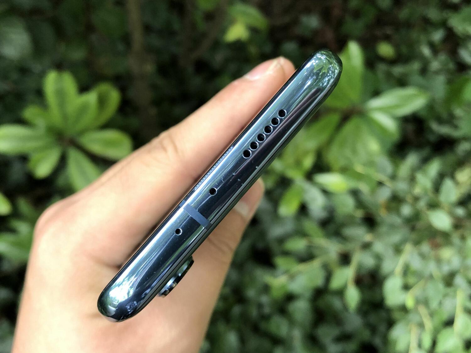Côté haut Xiaomi Mi 10