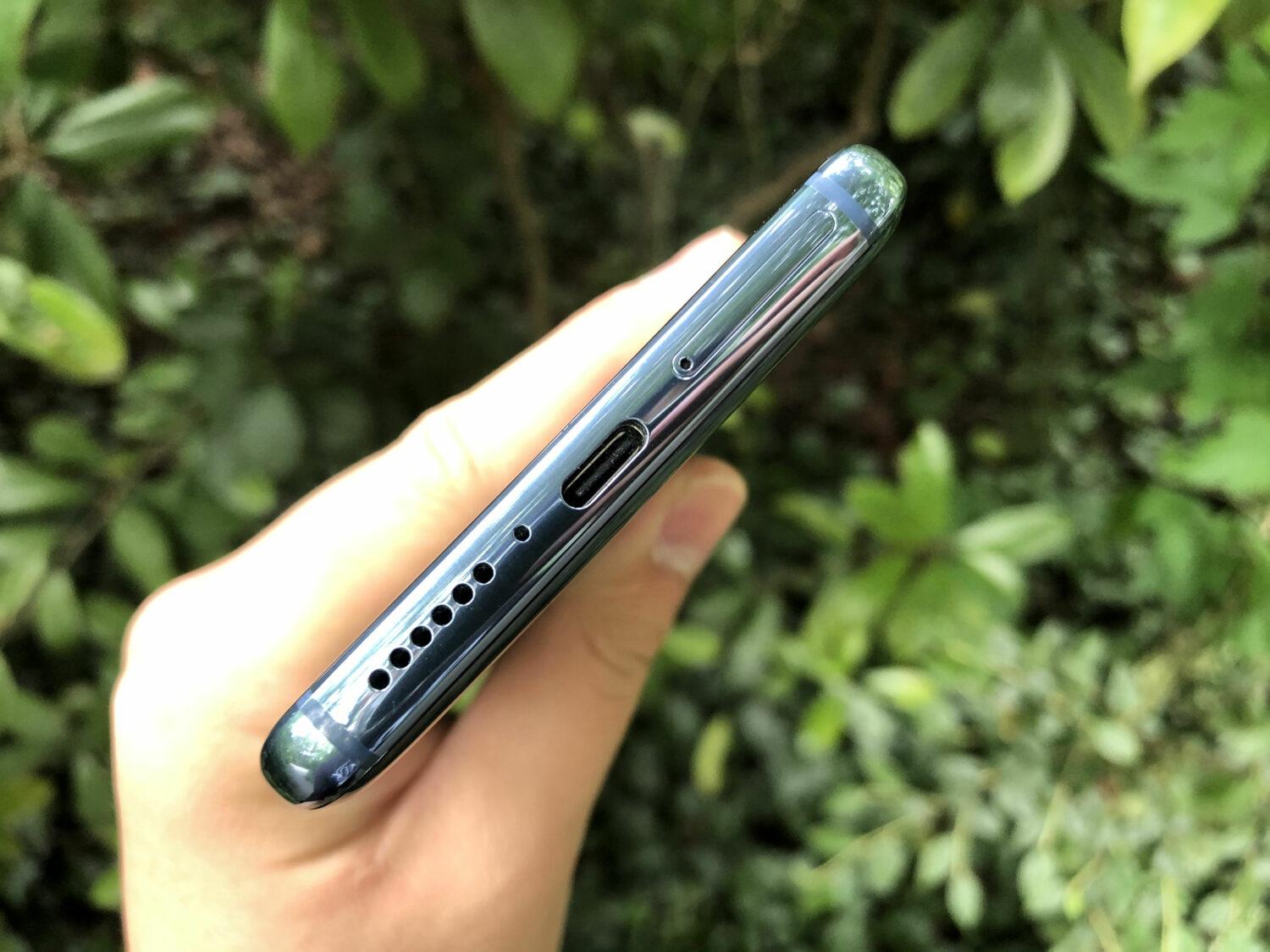 Côté bas Xiaomi Mi 10