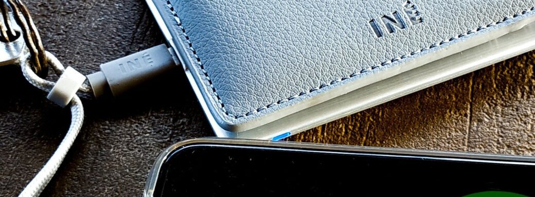 Test – The Wallet by Iné, le porte-cartes qui charge votre smartphone Iné