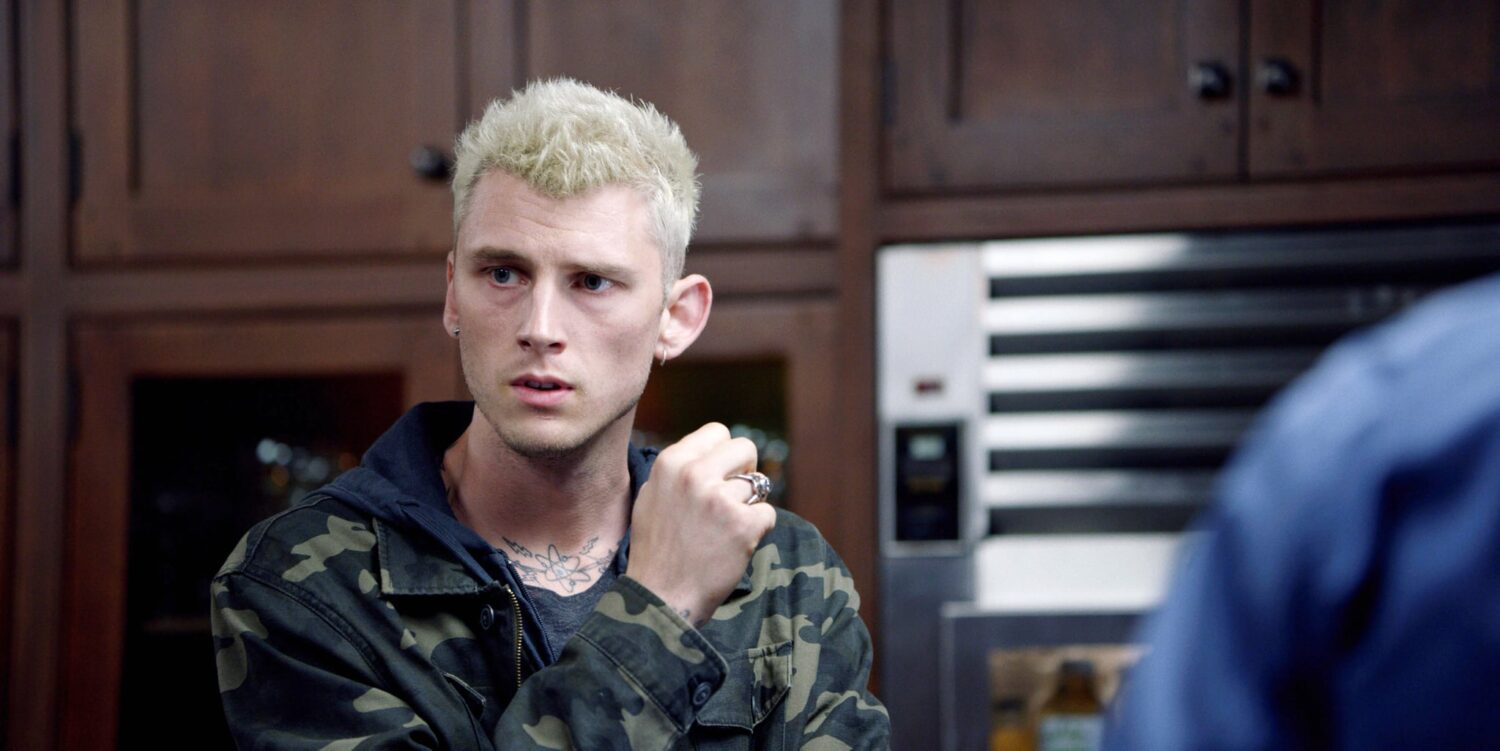 Colson Baker alias Machine Gun Kelly dans Bird Box sur Netflix