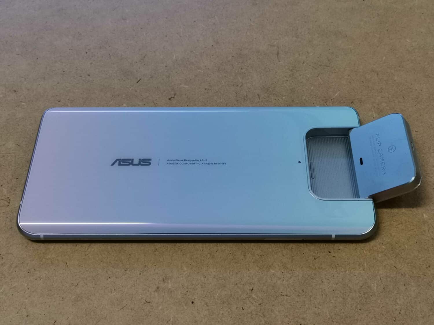 Test – Asus ZenFone 7 Pro : l’originalité alliée aux performances asus