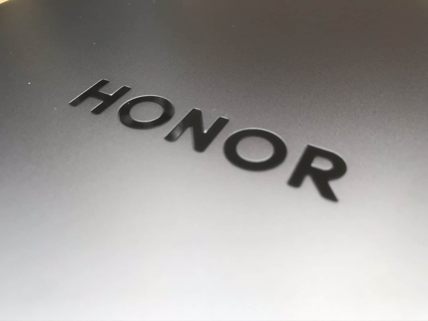 Honor Test LCDG Honor Magic Book Pro 2 Huawei se sépare de Honor, racheté par la Chine chine