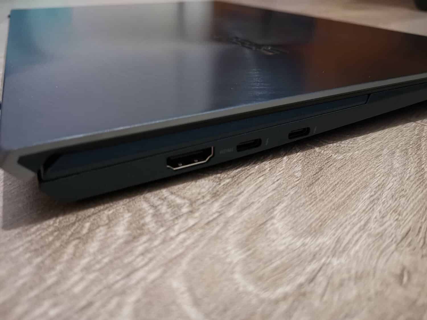 ZenBook côté gauche