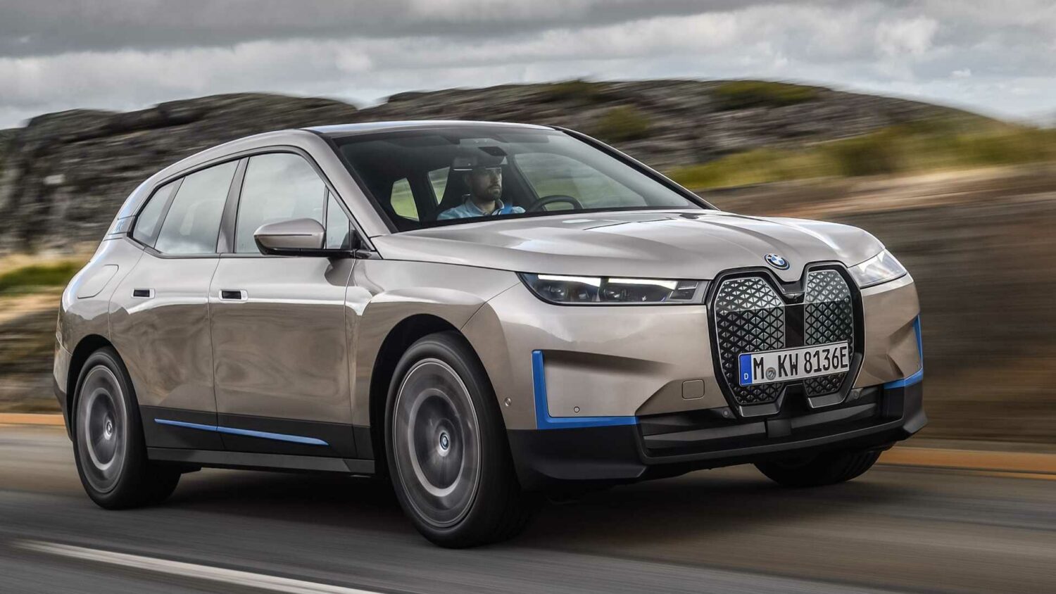 BMW iX : le SUV 100 % électrique avec la 5G et une autonomie record bmw